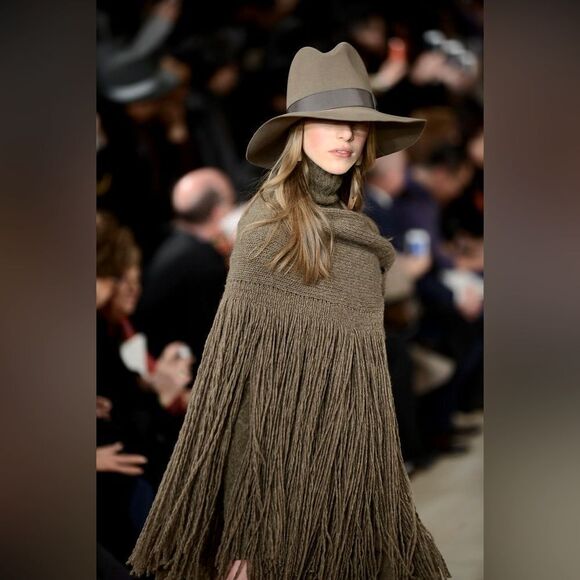 Ralph Lauren Collection Fall 2015 Runway
Taupe Cashmere Fringed Scarf Shawl - Picture 11 of 16